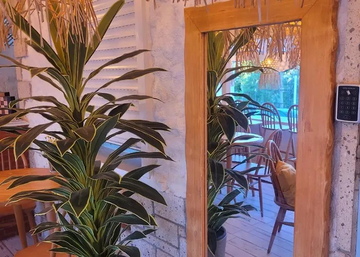 Sısu Alaçati Otel *